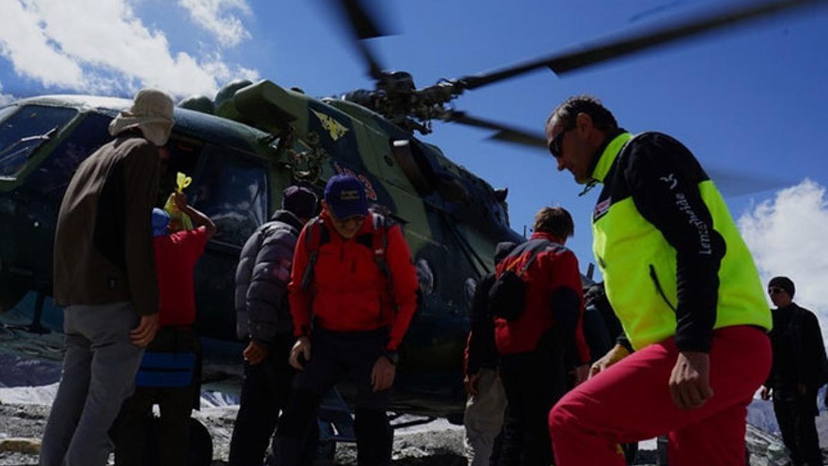 Los miembros de la expedición ya están en el campamento base del Khan Tegri