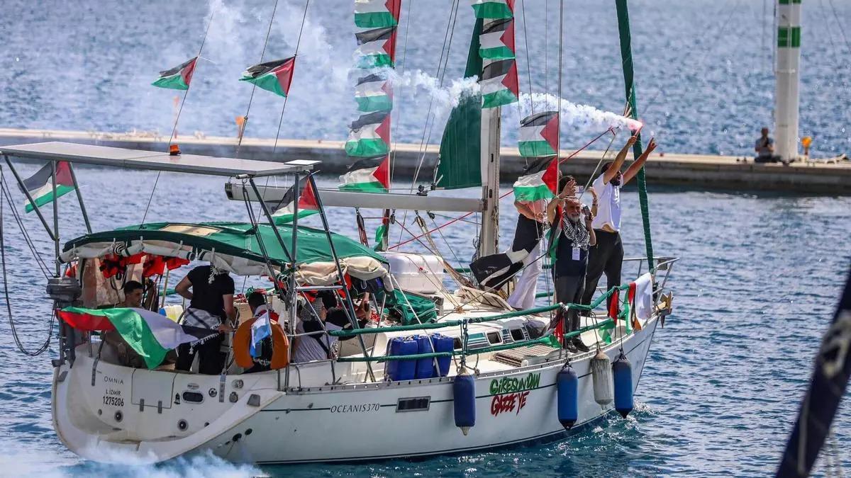 Uno de los barcos de la Flotilla Global Sumud que partió el jueves pasado del puerto turco de Marmaris