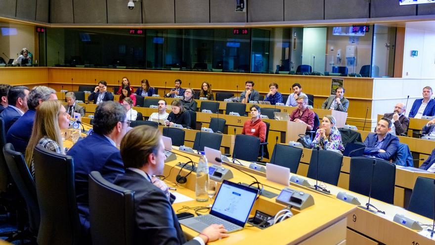 Cervecera de Canarias destaca su papel como impulsor de la economía local en un encuentro en el Parlamento Europeo