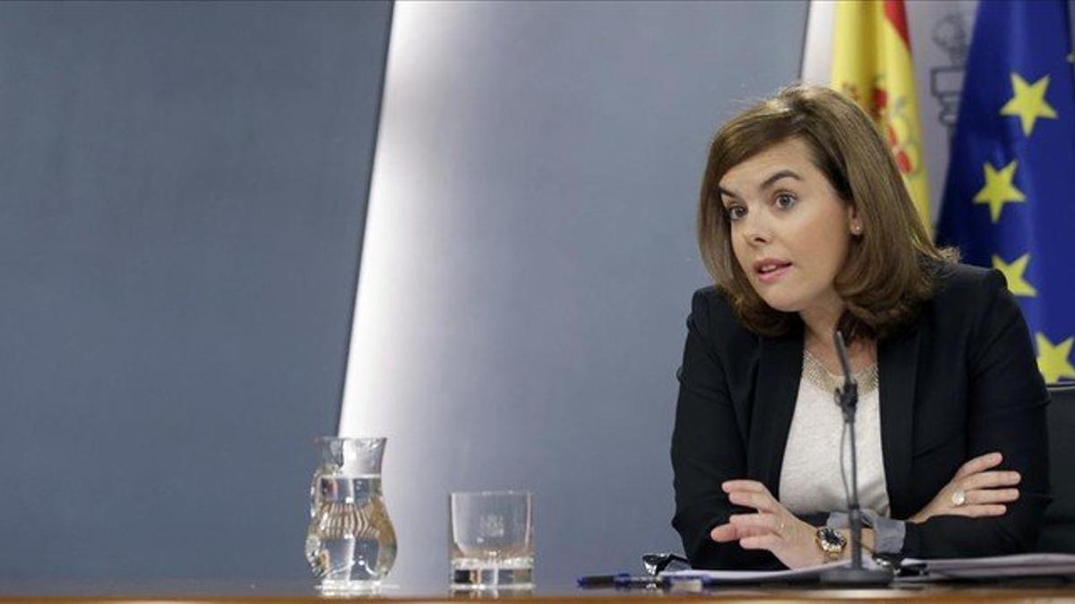 La vicepresidenta del Gobierno, Soraya Sáenz de Santamaría, este viernes en la rueda de prensa posterior al Consejo de Ministros.