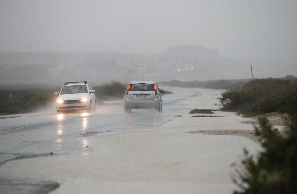 La lluvia caída dificultó la circulación durante toda la mañana.