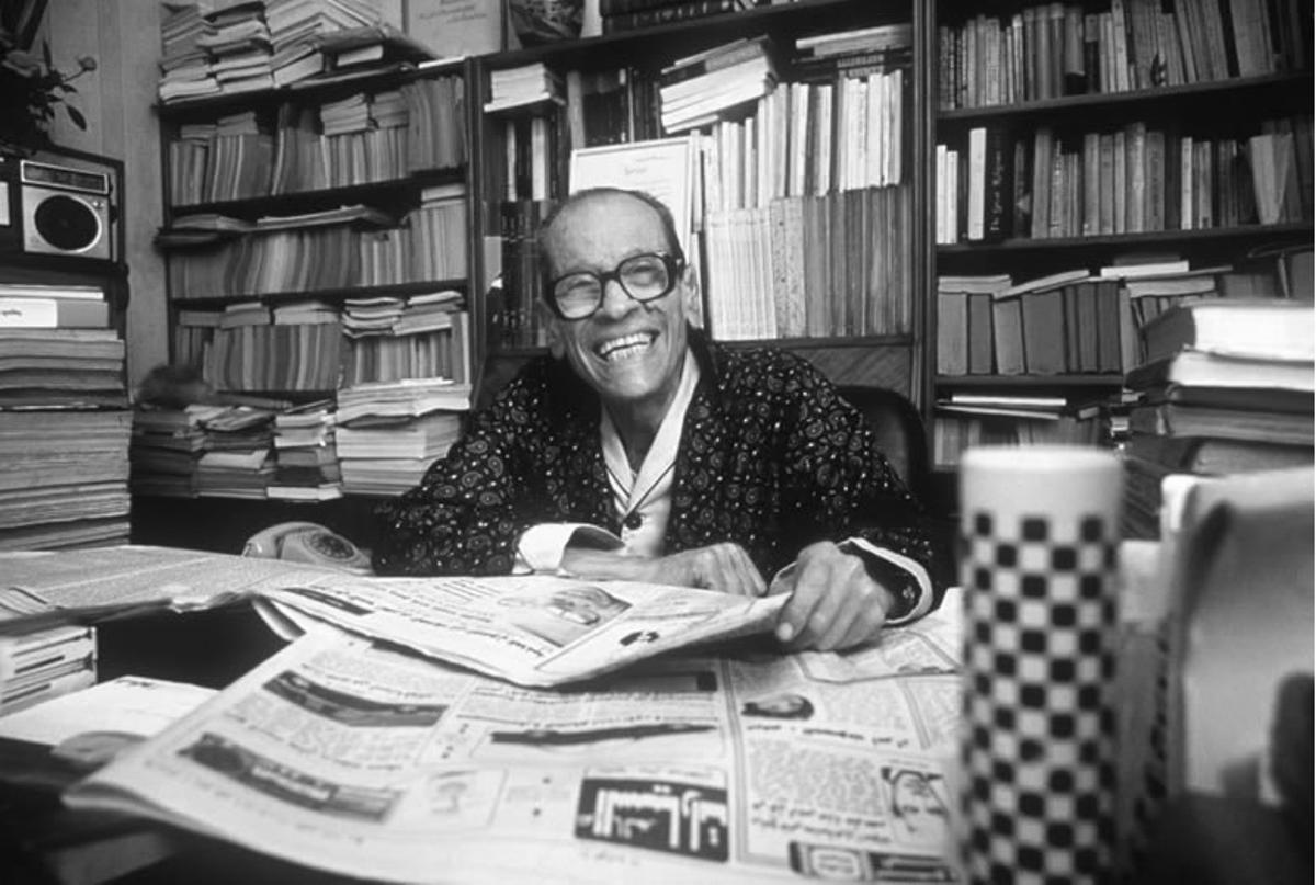 El escritor egipcio Naguib Mahfuz.