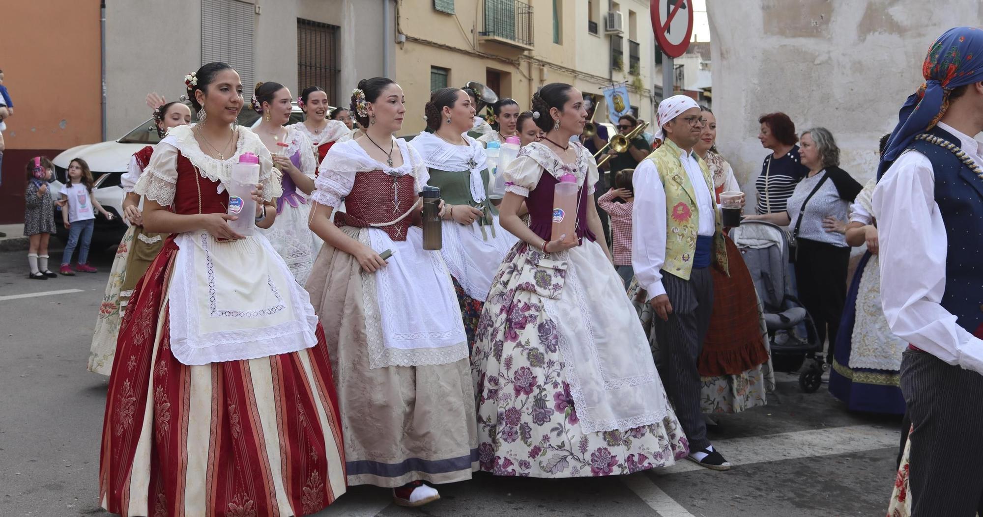 La tradicional visita a las fallas de Xàtiva en imágenes