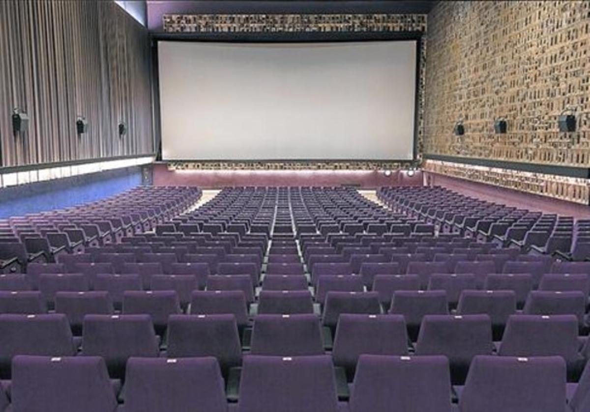 Supervivent. La gran sala central del cine Aribau de Barcelona, del Grupo Balañá.