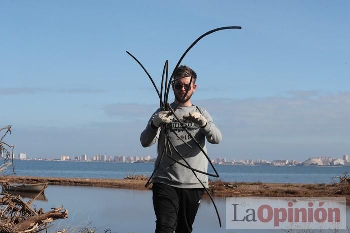 SOS Mar Menor retira dos toneladas de basura