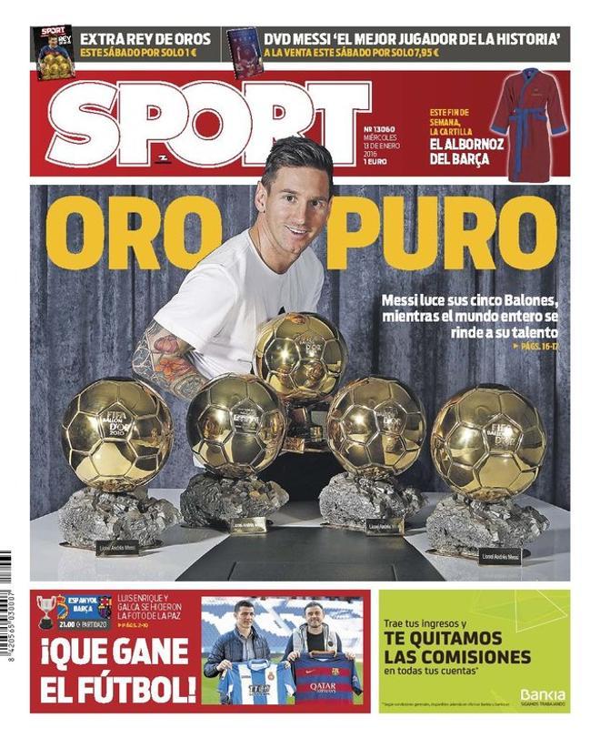 2016 - Leo Messi posa con sus cinco Balones de Oro