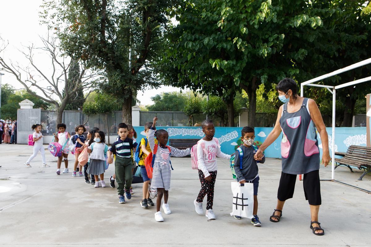 Vuelta al cole en la escuela Joan Solans de Granollers.