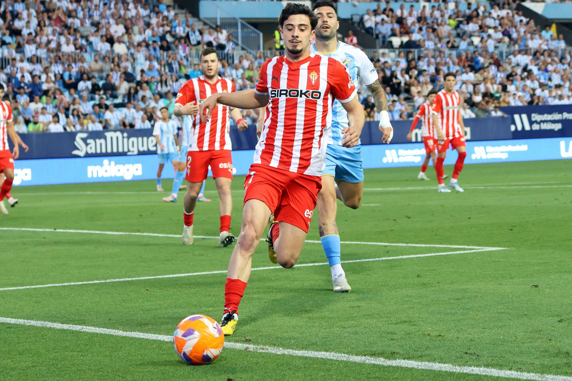 EN IMÁGENES: Ambientazo en el Málaga-Sporting disputado en La Rosaleda
