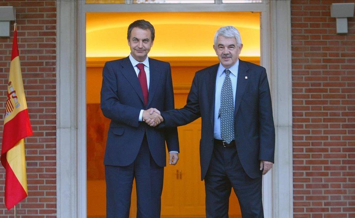 Zapatero recibe a Maragall en la Moncloa el 5 de octubre del 2005, cinco días después de que el Parlament respaldara el Estatut.