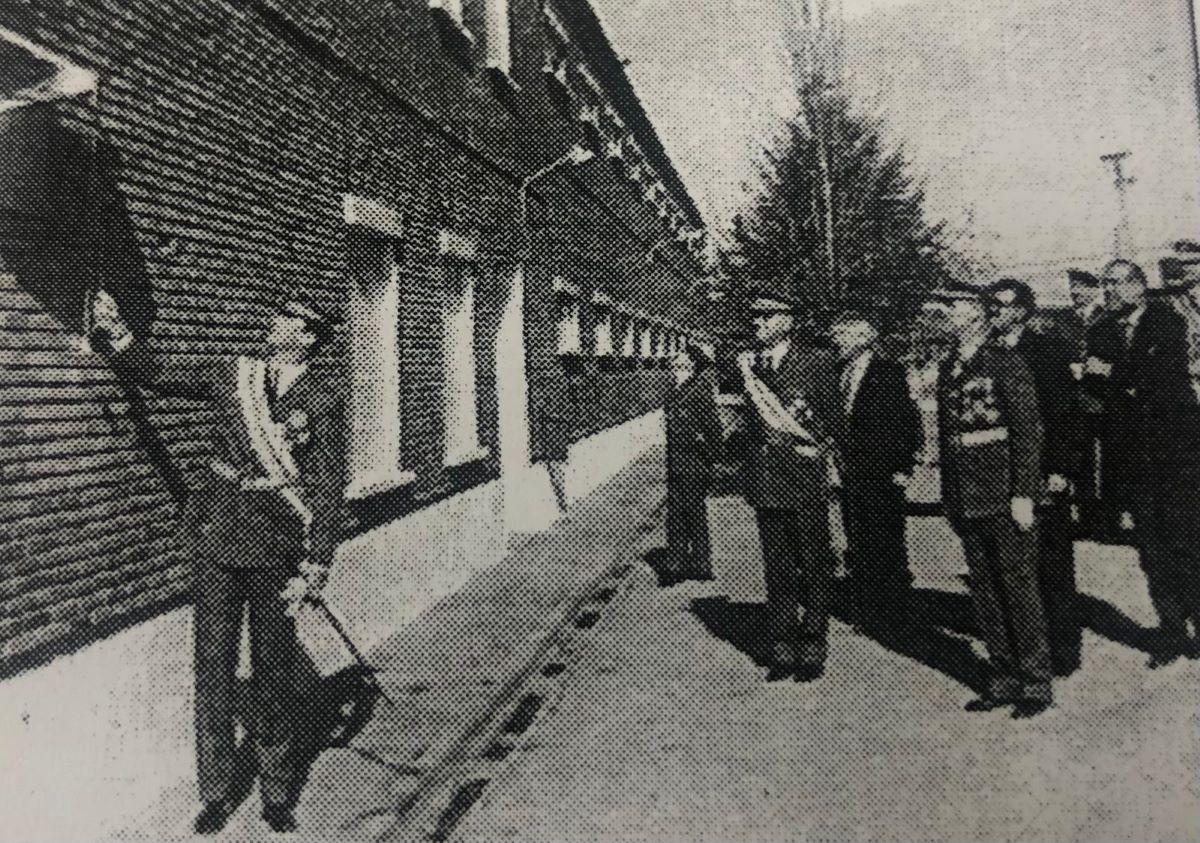 La placa donde se deja constancia de la visita del ahora monarca.