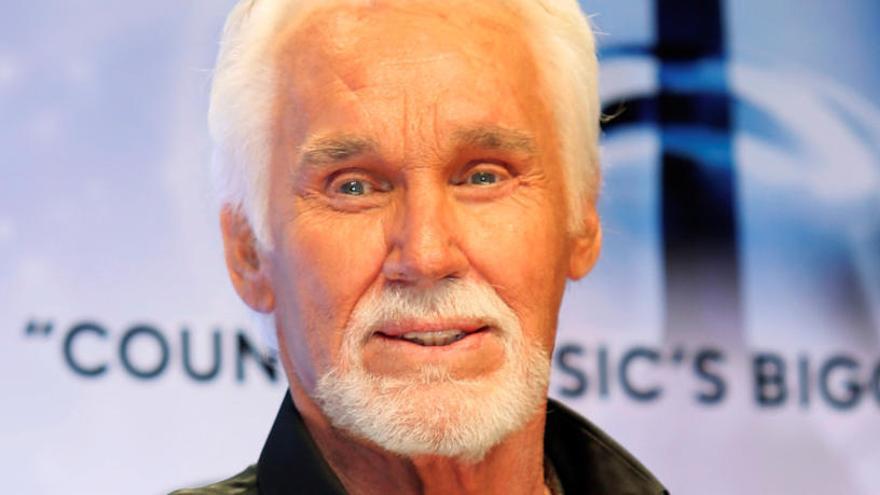 El artista estadounidense Kenny Rogers.