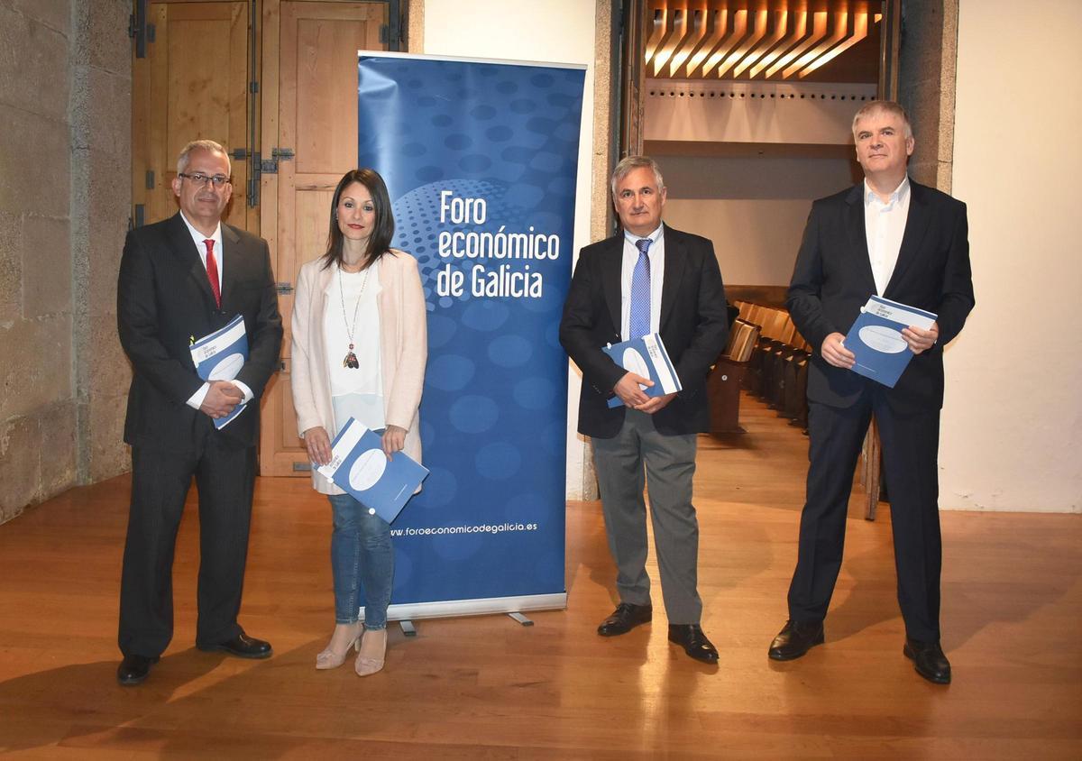 Los responsables del Foro Económico de Galicia, este martes en Santiago.