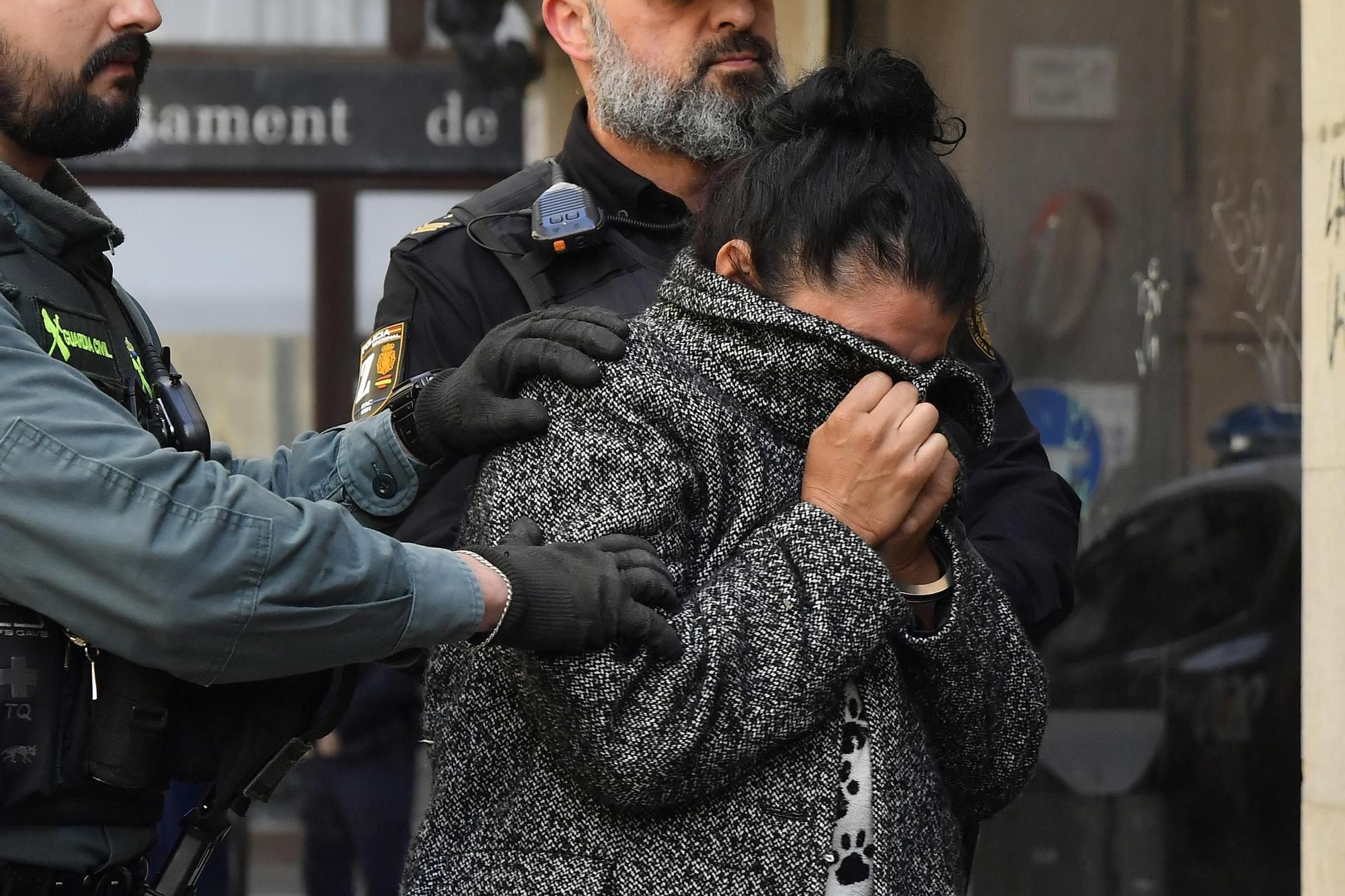 MADRE BEBÉ MANACOR | Prisión sin fianza para la madre fugada tras  condenarla por matar a su bebé al tirarla a la basura en Mallorca