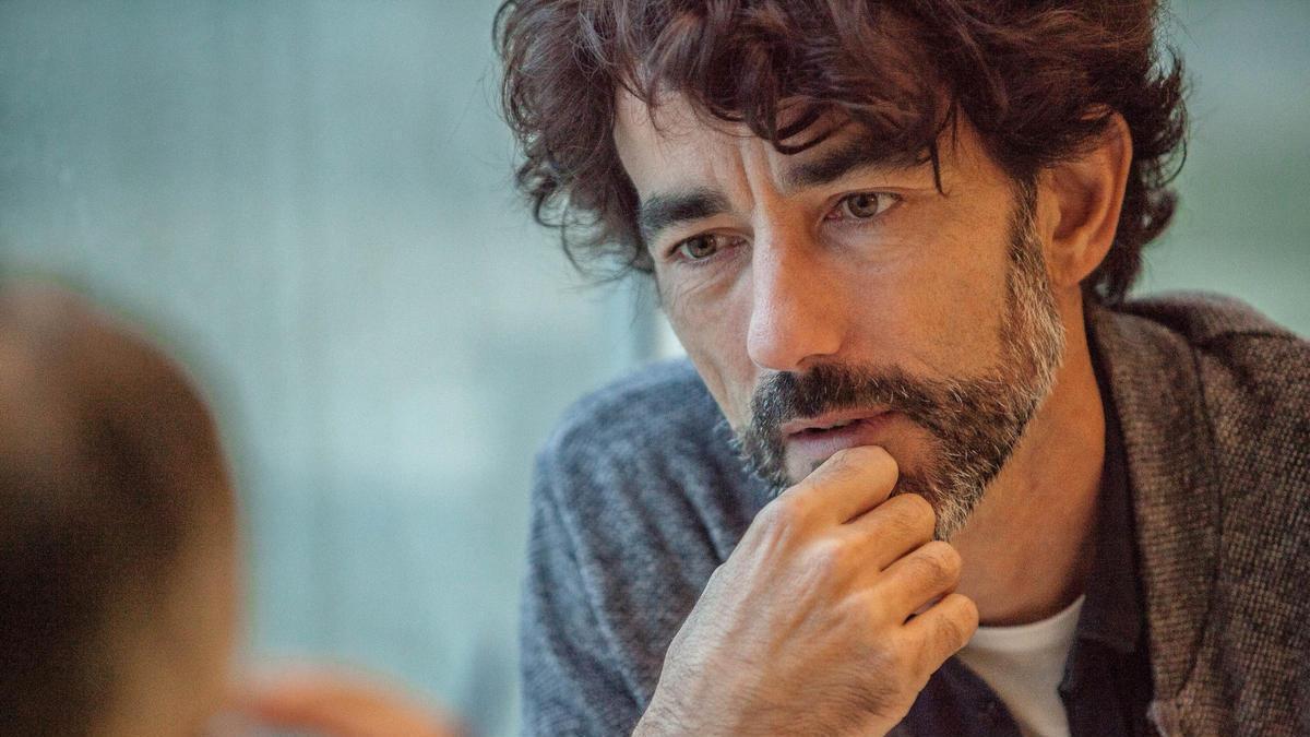 O director de cine Eloy Enciso presenta en Marsella o seu filme «Todo es cárcel»