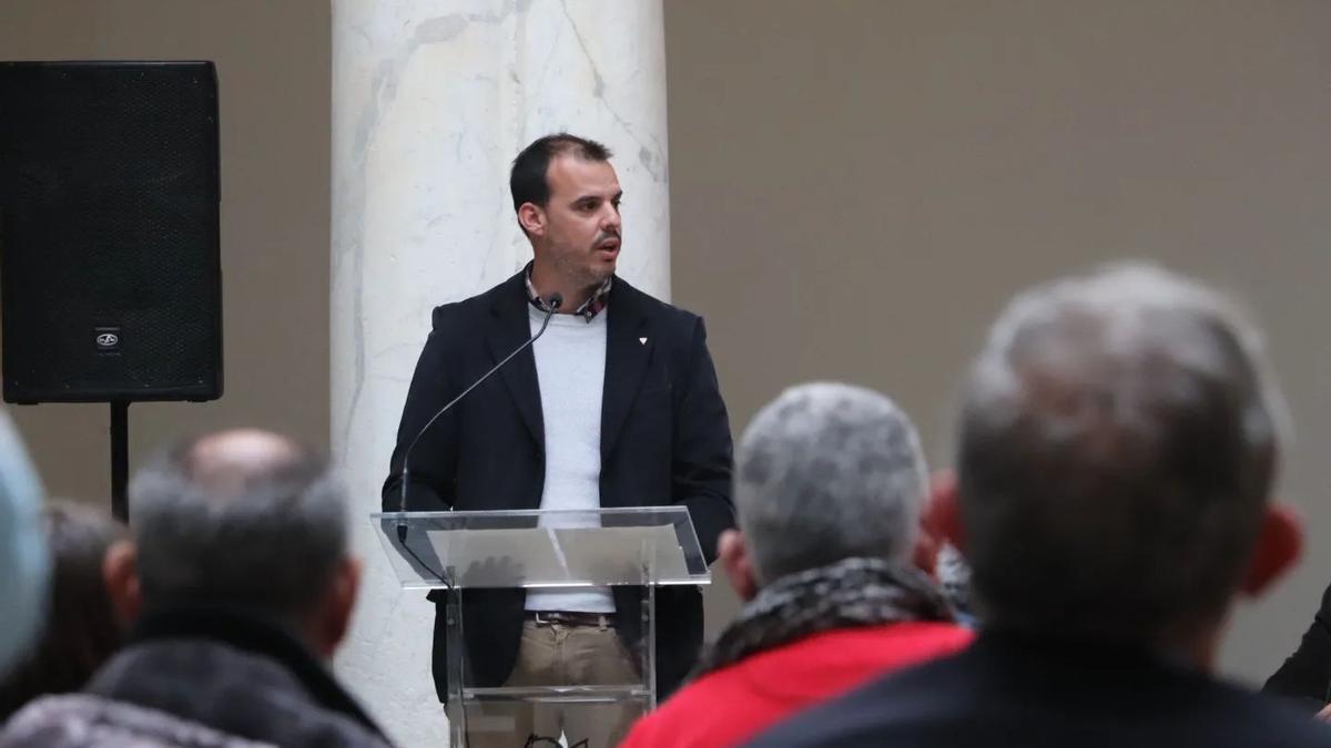 Iñaki Pérez Rico interviniendo en un acto público por la Memoria Histórica.