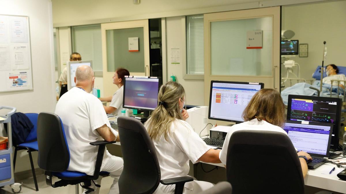 Zona de trabajo del área de Urgencias del HUCA.