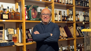 Una colección en A Coruña de 4.116 botellas de licor busca comprador tras el fallecimiento de su propietario: "Simplemente fue la pasión de su vida"
