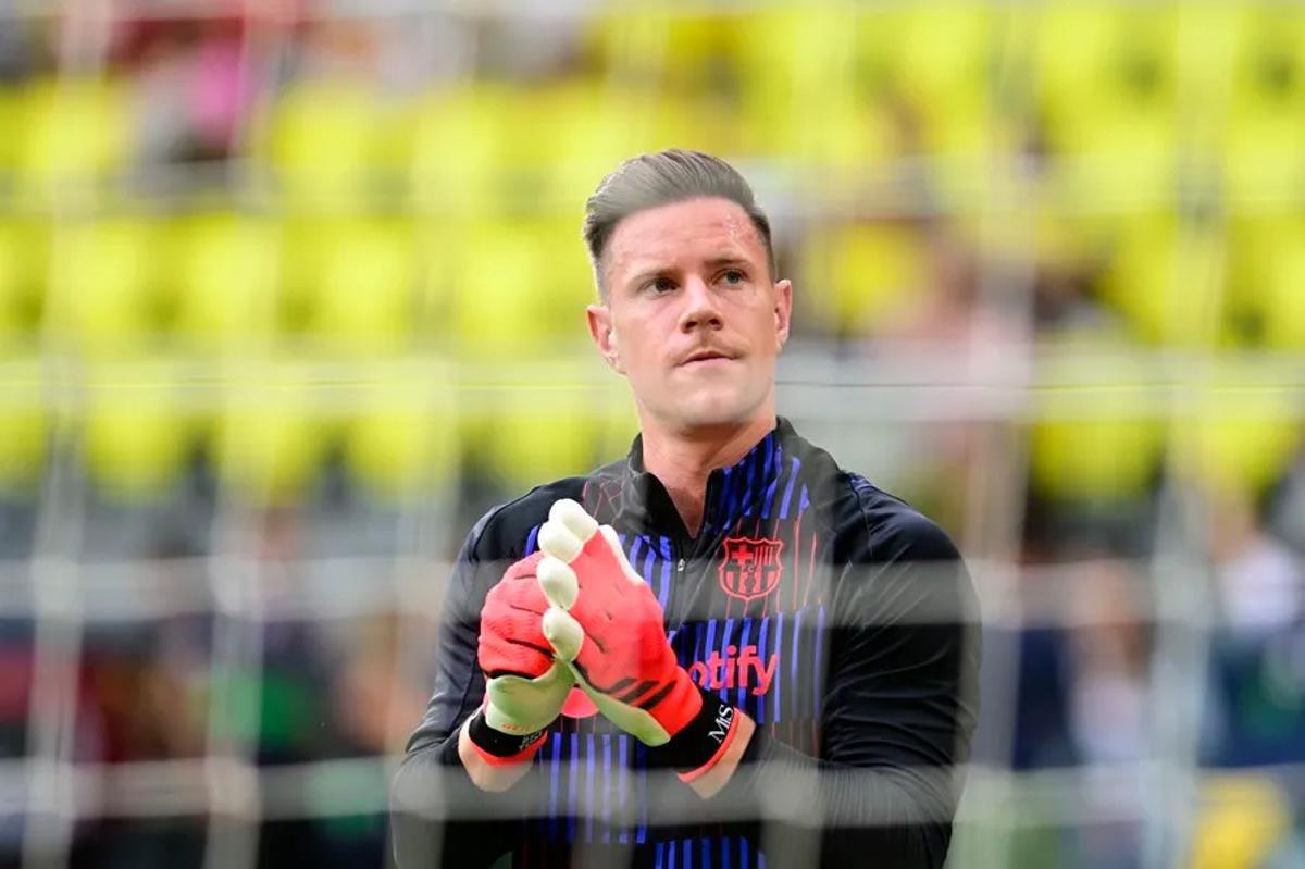 Ter Stegen antes de un partido con el Barcelona.