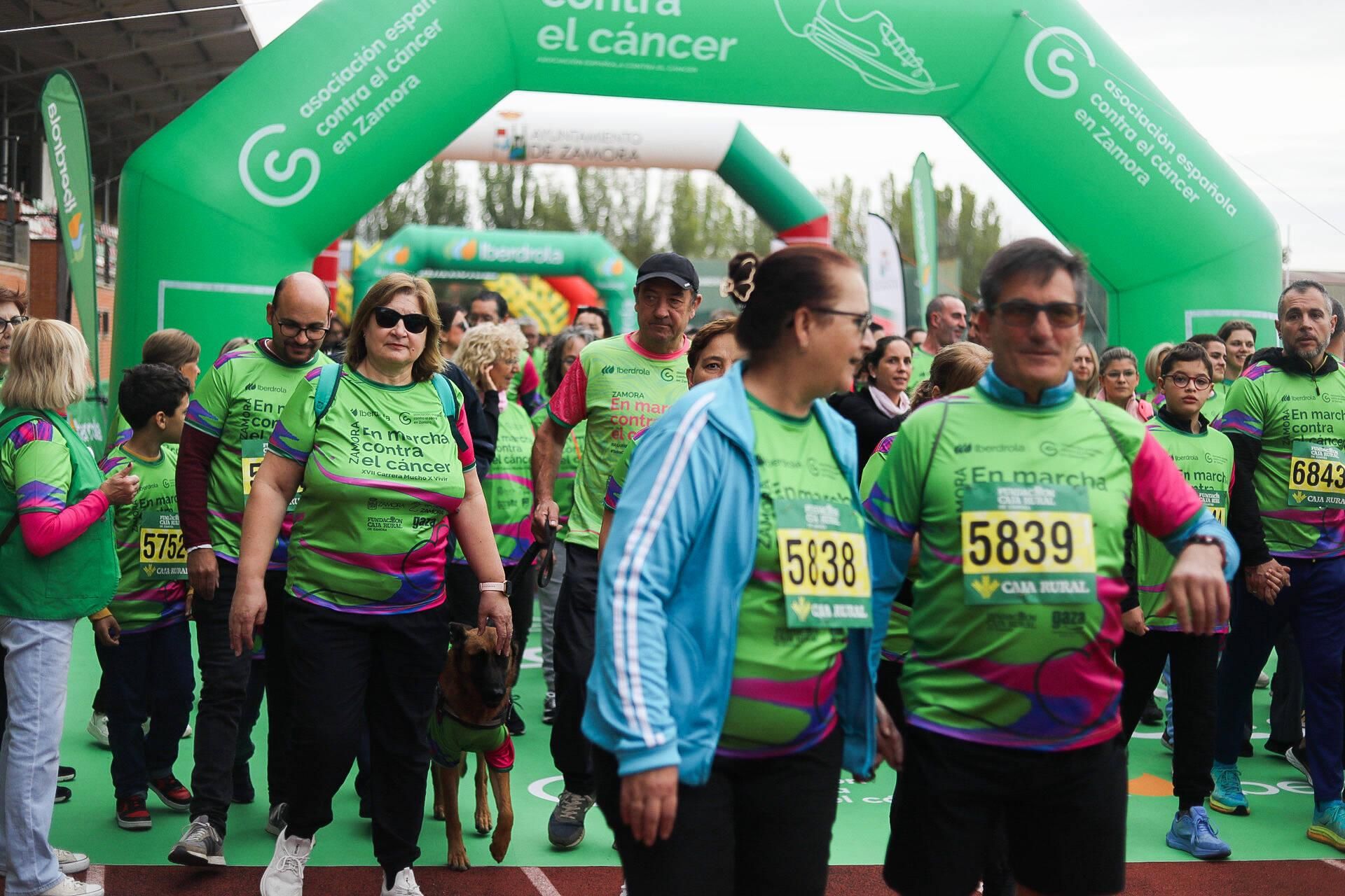 GALERÍA | Búscate en la carrera "Mucho x Vivir" contra el cáncer en Zamora