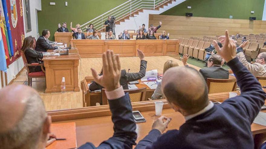 Momento de la aprobación unánime de la solicitud a la UE.