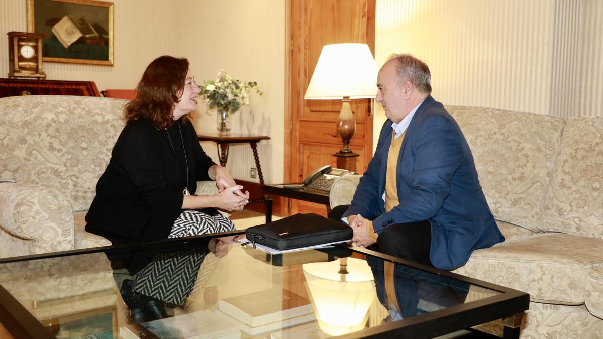 Reunión entre Francina Armengol y Andrés Nevado el pasado miércoles.