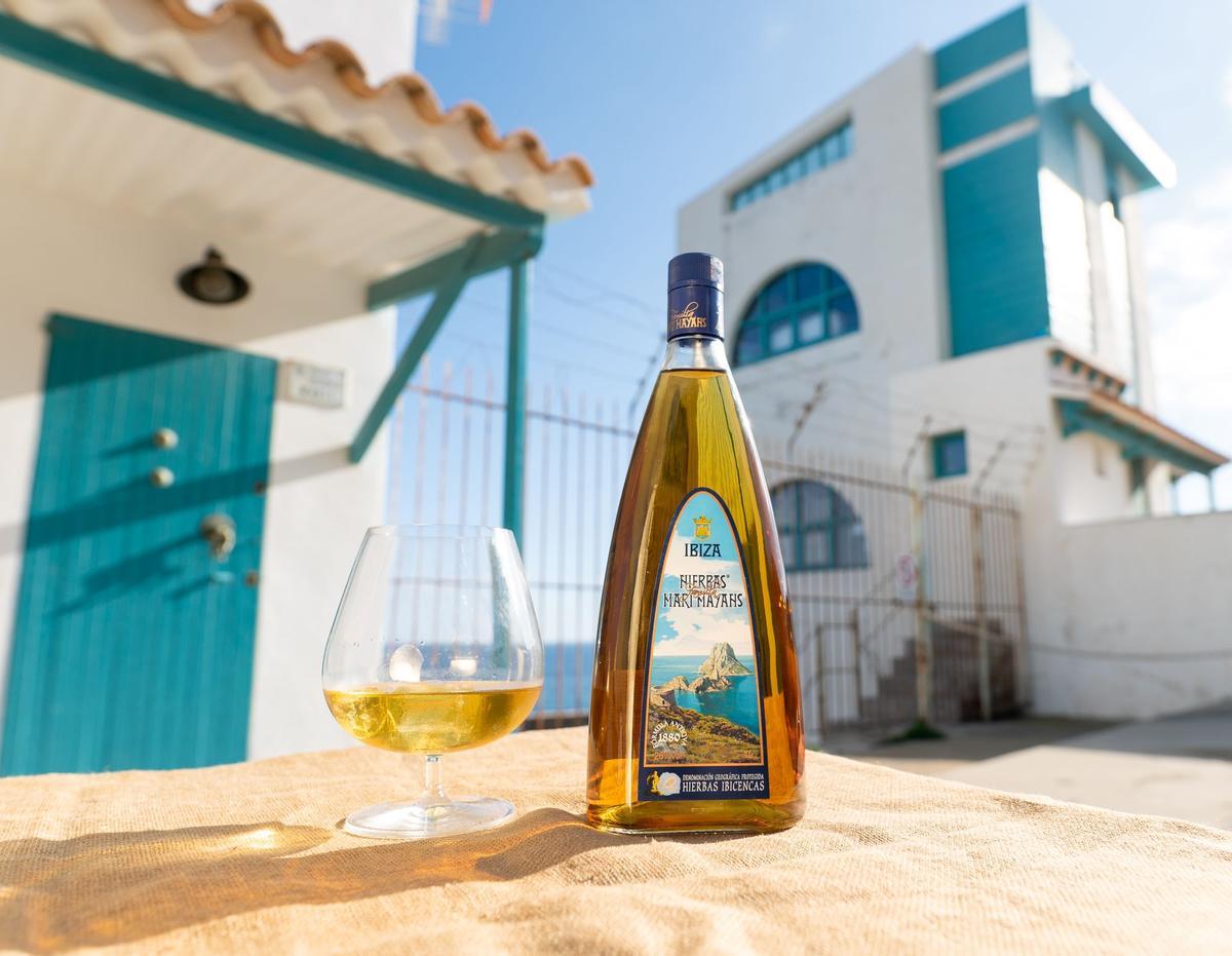Fotografía de las Hierbas Ibicencas premiadas en España