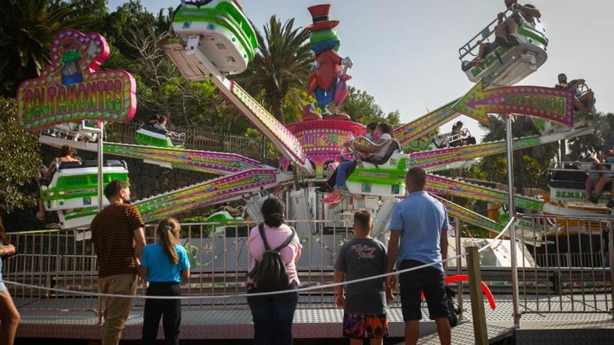 Las ganas de diversión marcan la apertura de la feria