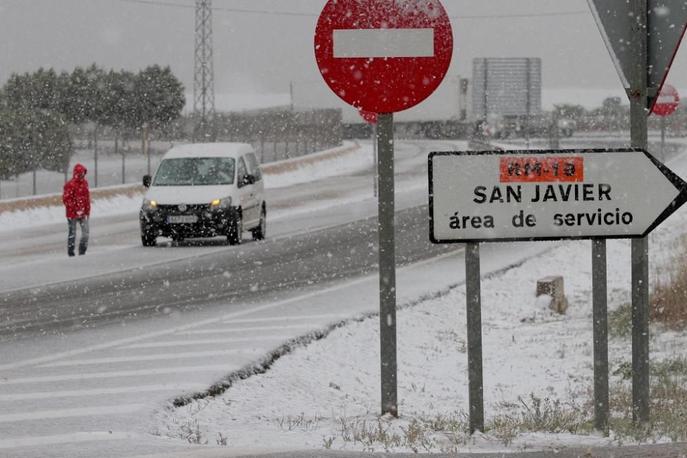 La nieve llega a San Javier, Balsicas y el Campo d