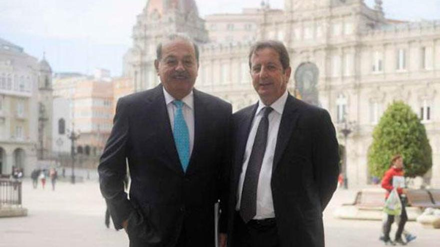Comida de negocios del magnate mexicano Carlos Slim cerca de María Pita