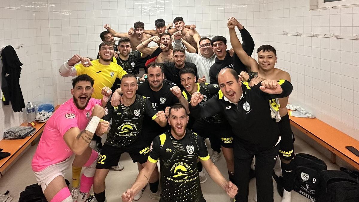 El Bambatam Rena celebra su victoria en Arroyo de la Luz.