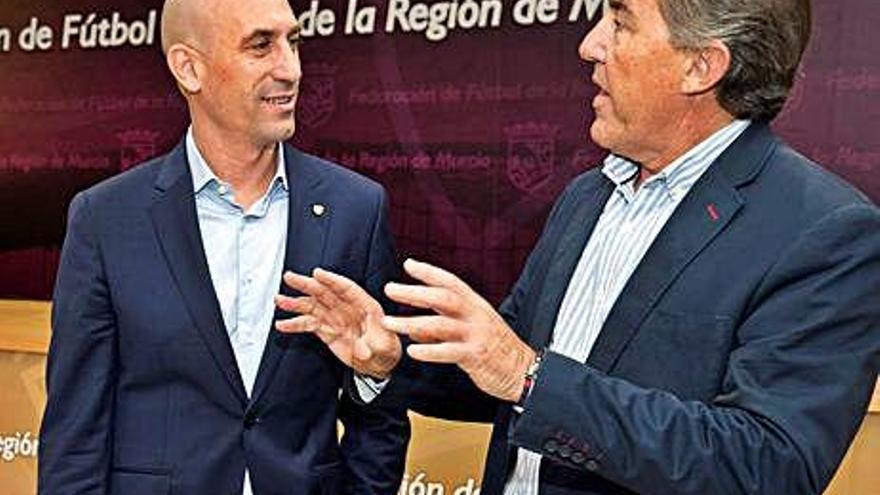 Luis Rubiales y Monje Carrillo, en una visita a Murcia del presidente de la Española.