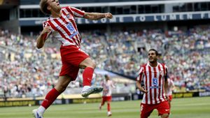 FOTODELDIA SEATTLE (Estados Unidos), 20/06/2025.- El centrocampista del Atlético de Madrid, Pablo Barrios (i) celebra su tanto ante el Seattle Sounders durante el partido de fase de grupos del Mundial de Clubes disputado en Seattle, Washington, Estados Unidos. EFE/ John G. Mabanglo