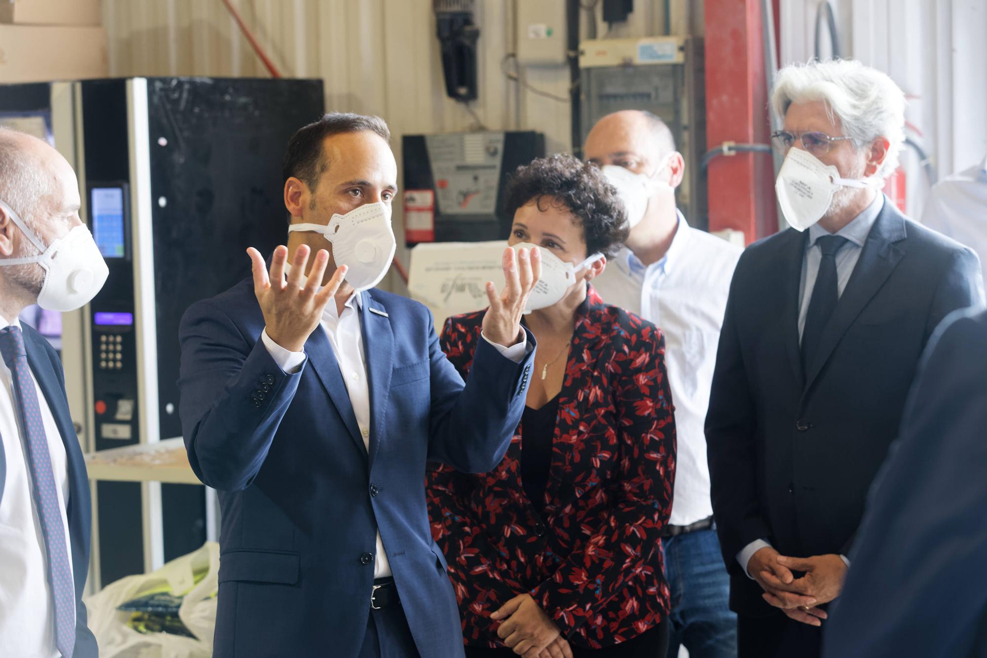 Los responsables de la empresa Equipe y las autoridades conocieron las características de este horno, el más grande del mundo en sus características.