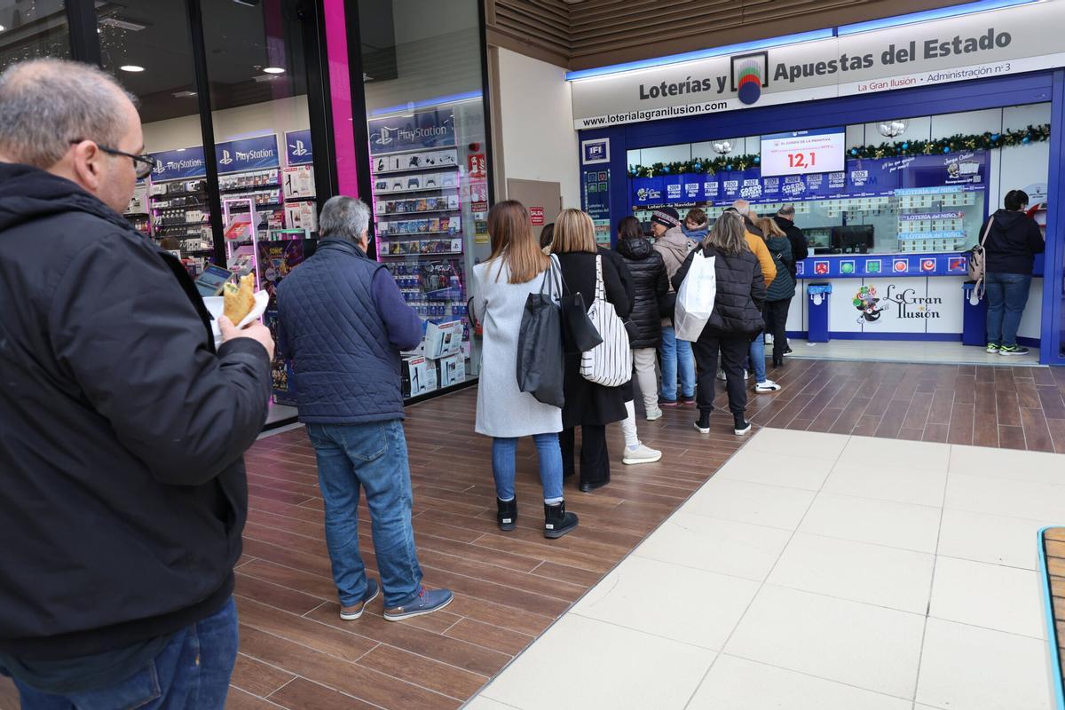 VALENCIA VLC COLAS EN LA ADMIN DE LOTERIAS DE BONAIRE