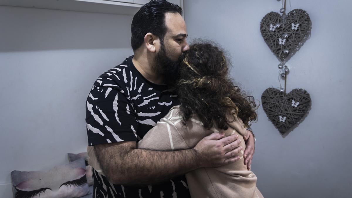 Valencia. Morad junto a su hija en su casa de València