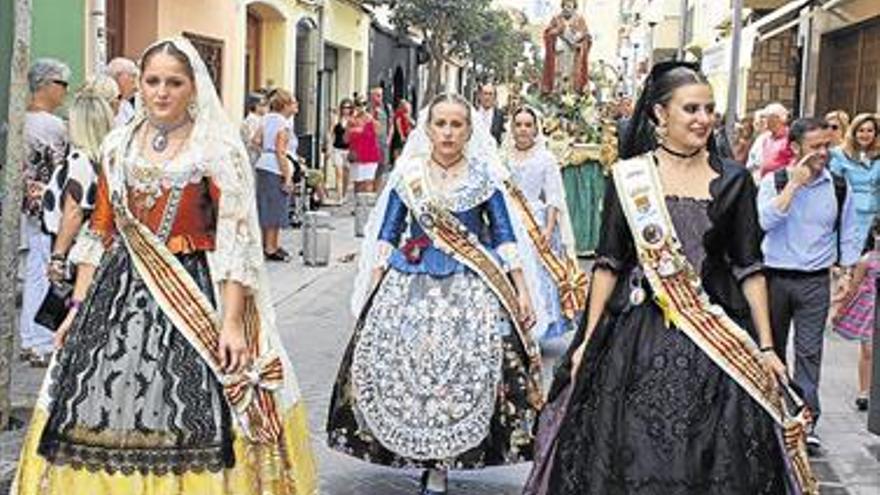 Benicàssim rinde homenaje a su patrón con una misa y procesión