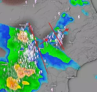 El frente deja chubascos "intensos", reventones cálidos y rachas de 100 km/h en Alicante y el sur de Valencia