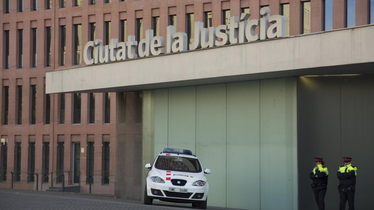 Un juez confirma que el Gobierno debe evaluar riesgos laborales en juzgados de Barcelona