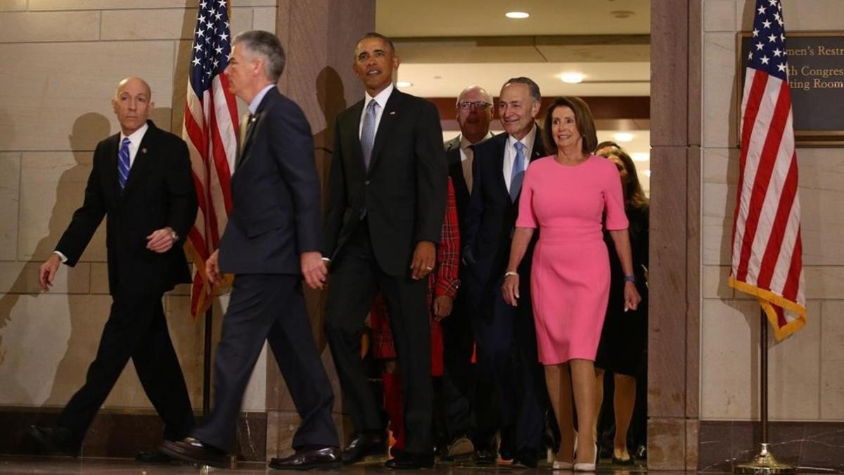 Obama llega a la reunión con los miembros demócratas del Congreso