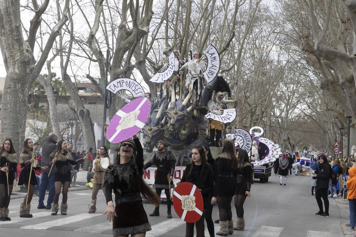 Así fue la Cabalgata del Ninot de Xàtiva