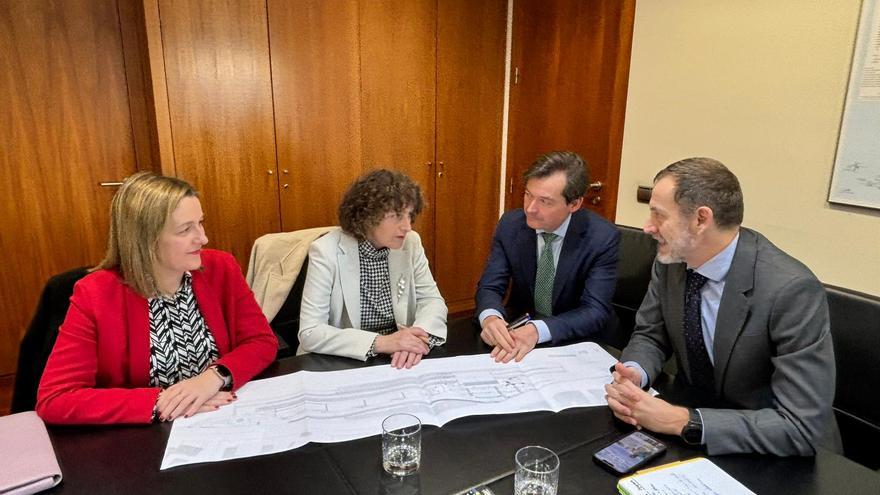 Sanmartín pacta con el presidente de Adif el inicio de las obras del parquin de la Intermodal en 2025: tendrá 900 plazas para diversos usos