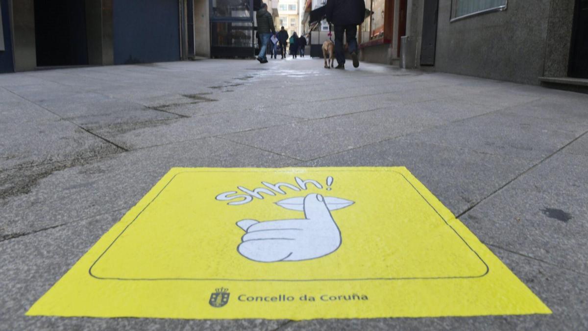 Señales para evitar el ruido nocturno en las zonas con más actividad hostelera