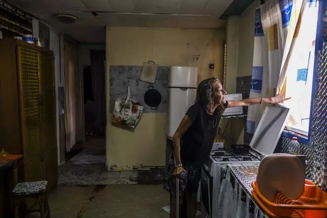 La vida en los barracones de El Matorral: «Queremos casas dignas, nos engañaron»