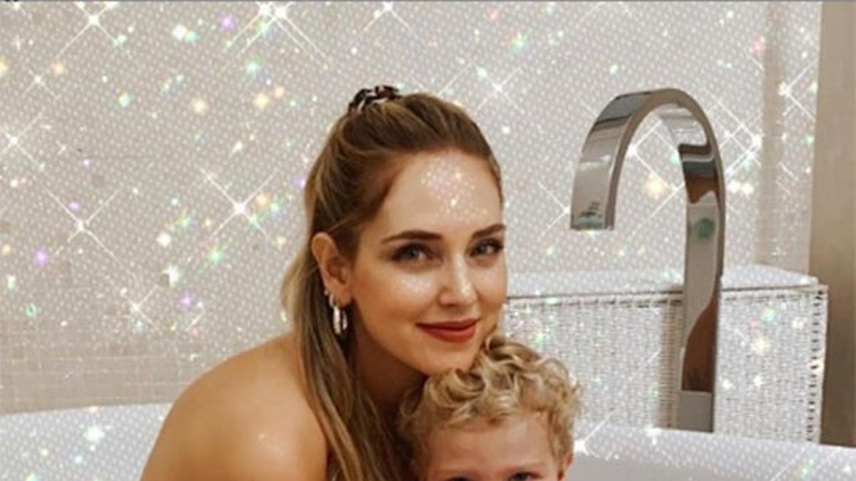 Chiara Ferragni y su hijo Leo o cómo conseguir que se meta en el papel de Macaulay Culkin en Solo en Casa