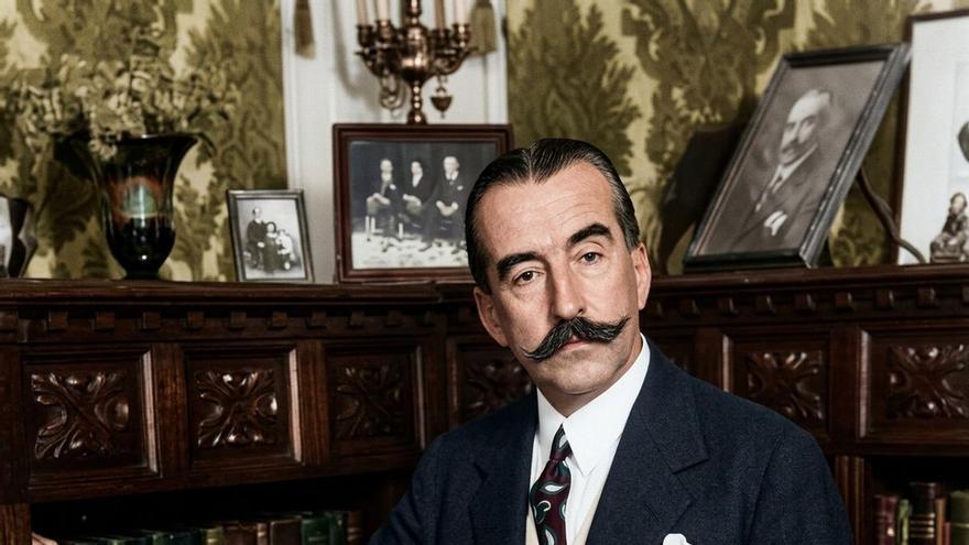 Detenido el escritor Muñoz Seca por un grupo de milicianos en Barcelona