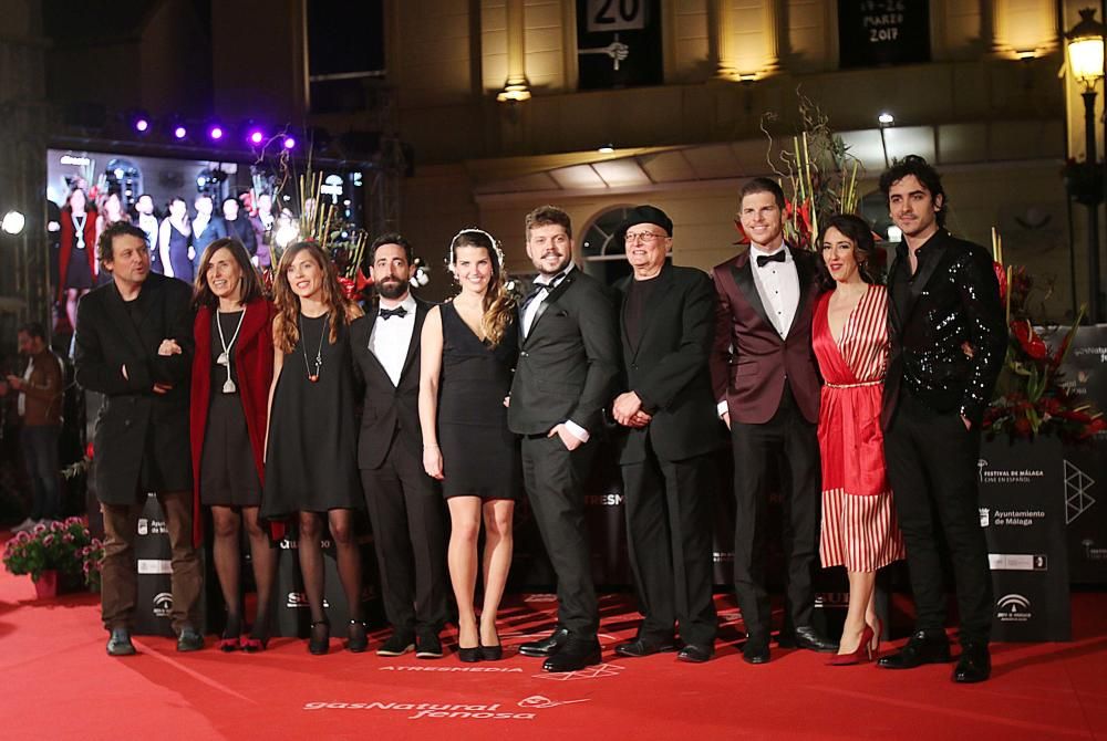 El premio que entrega La Opinión de Málaga le fue entregado a la directora peruana Clauida Llosa en la gala celebrada en el Teatro Cervantes