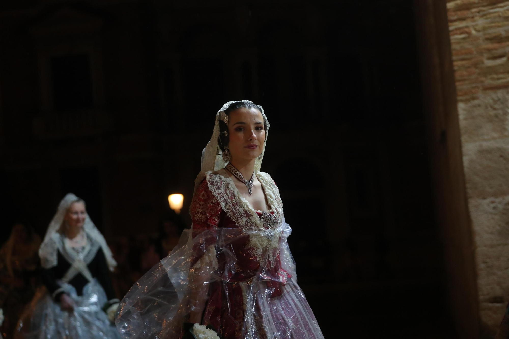 Búscate en el primer día de ofrenda por la calle de la Paz (entre las 21:00 a las 22:00 horas)