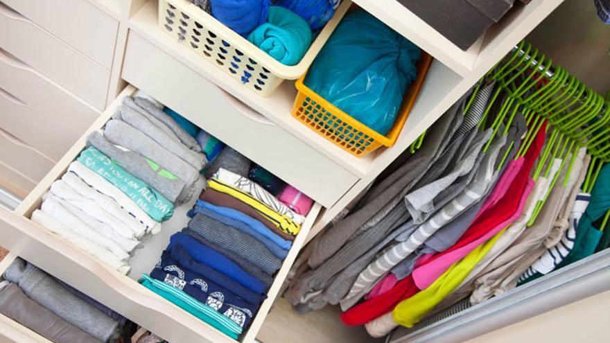 Cambio de armario: Consejos para guardar la ropa de invierno y que no se  estropee