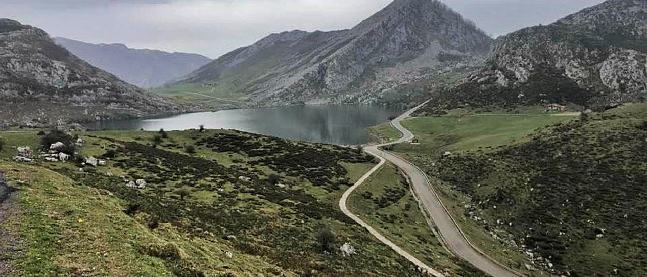 Una zona de los Lagos, sin público, en Semana Santa. | JMC