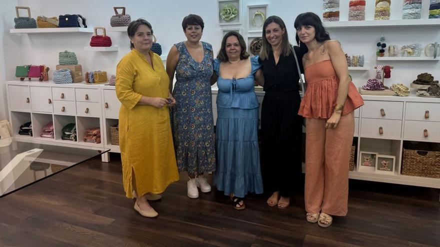 Tres marcas de moda artesana de la Isla aúnan fuerzas en un ‘showroom’